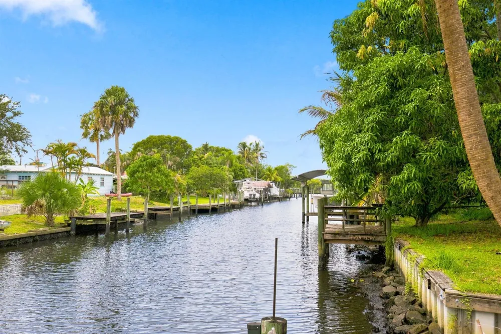 26 SW Cabana Point Circle Stuart, FL 34994