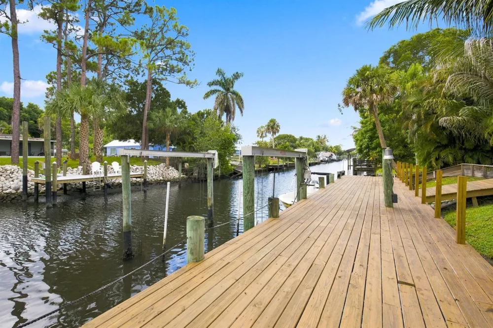 26 SW Cabana Point Circle Stuart, FL 34994