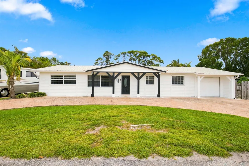 26 SW Cabana Point Circle Stuart, FL 34994