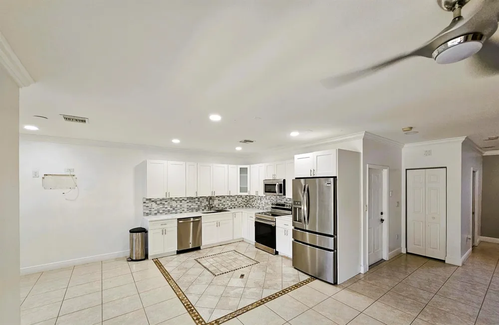 213 TALIA CIRCLE Palm Springs, FL 33461