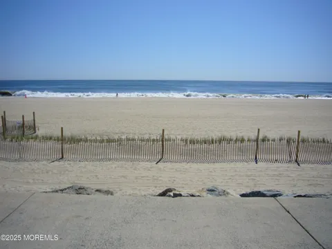 1201 Ocean Avenue #82
