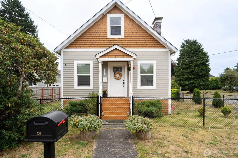 305 W 6th Street Aberdeen, WA 98520