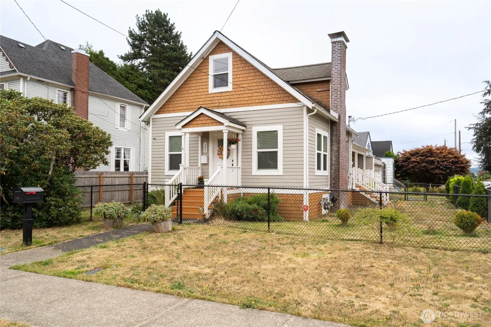 305 W 6th Street Aberdeen, WA 98520
