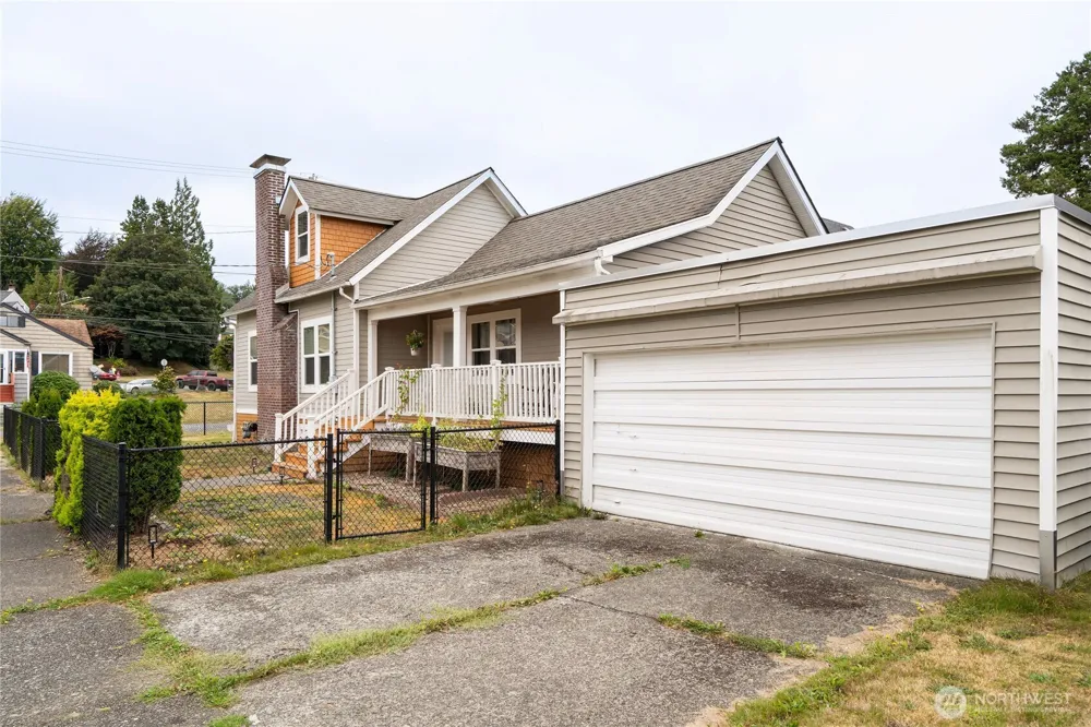 305 W 6th Street Aberdeen, WA 98520