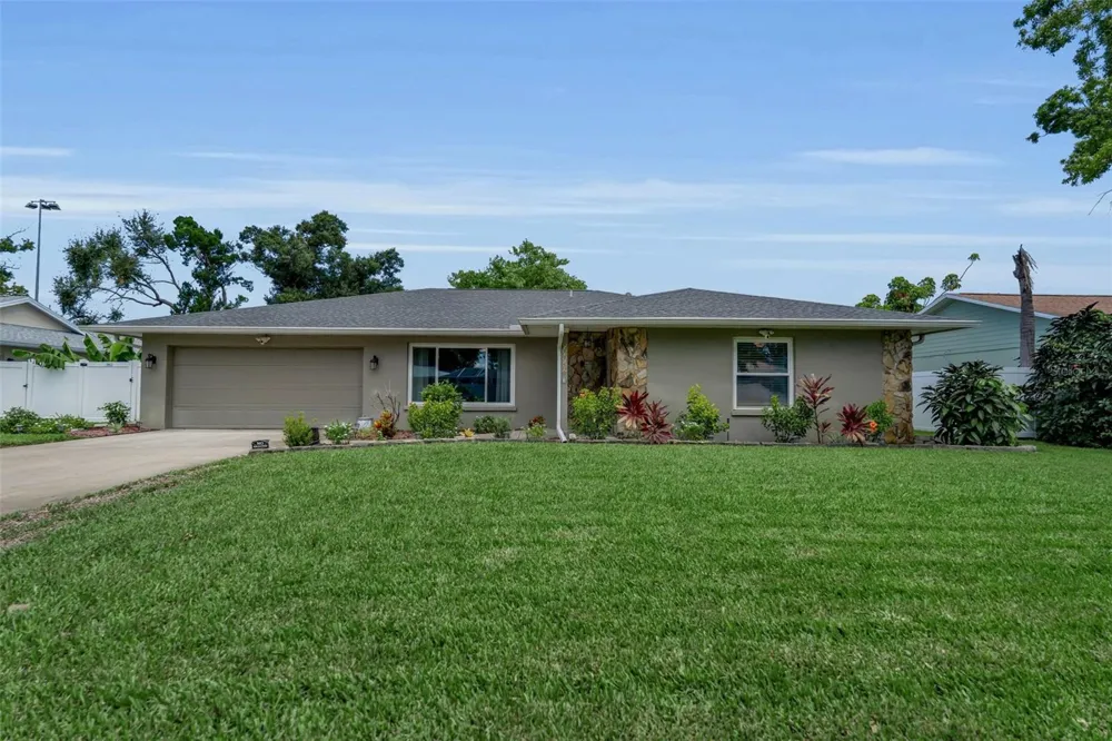 5210 36TH AVENUE CIRCLE W Bradenton, FL 34209
