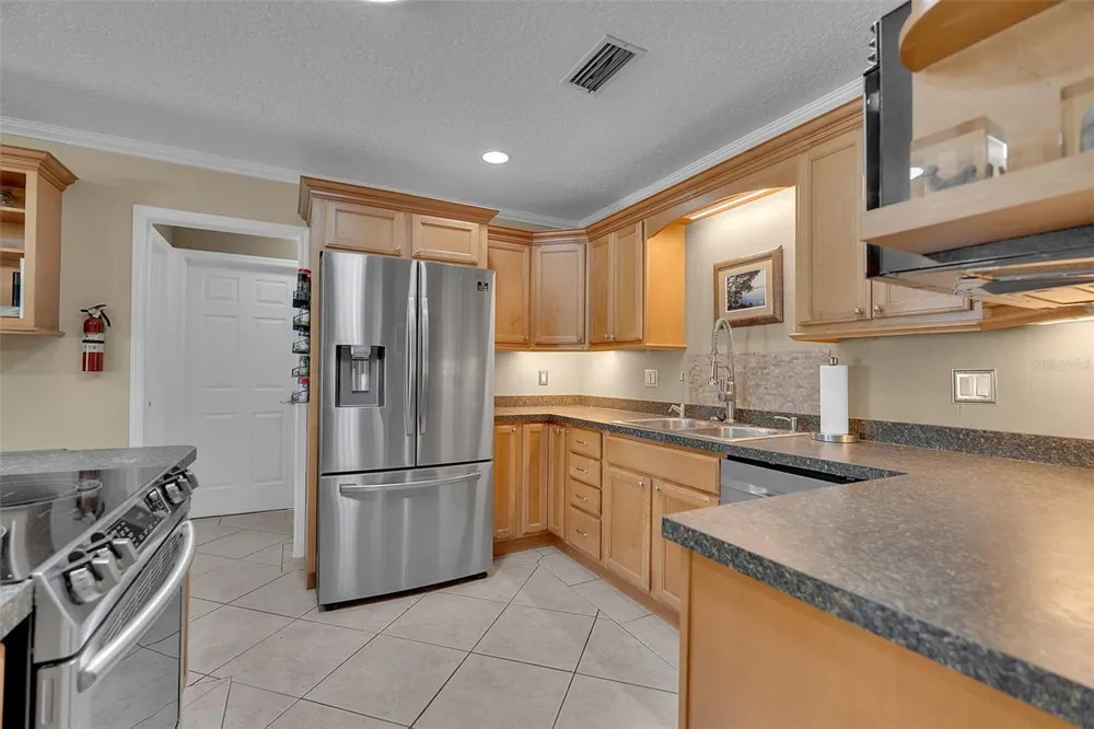5210 36TH AVENUE CIRCLE W Bradenton, FL 34209