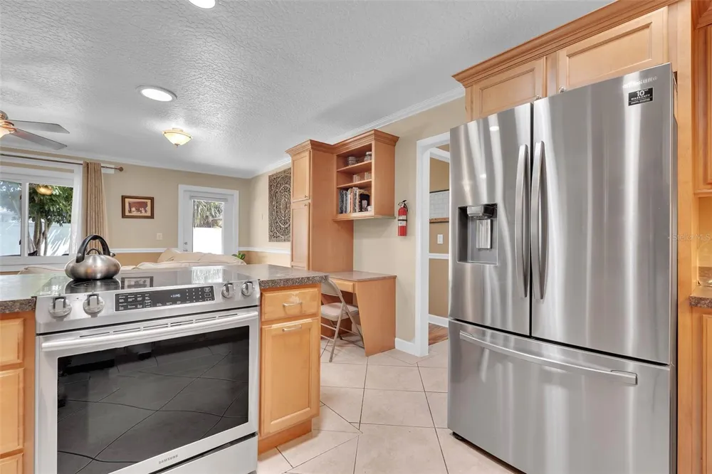 5210 36TH AVENUE CIRCLE W Bradenton, FL 34209