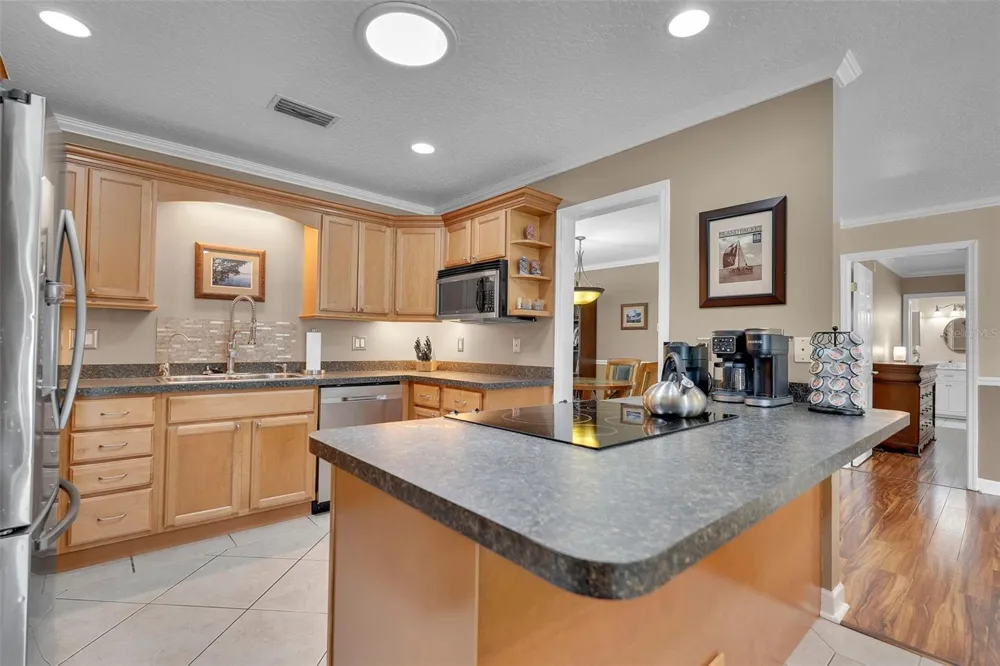 5210 36TH AVENUE CIRCLE W Bradenton, FL 34209