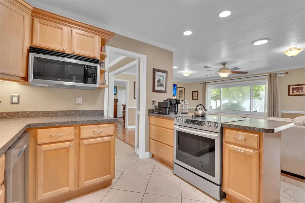 5210 36TH AVENUE CIRCLE W Bradenton, FL 34209