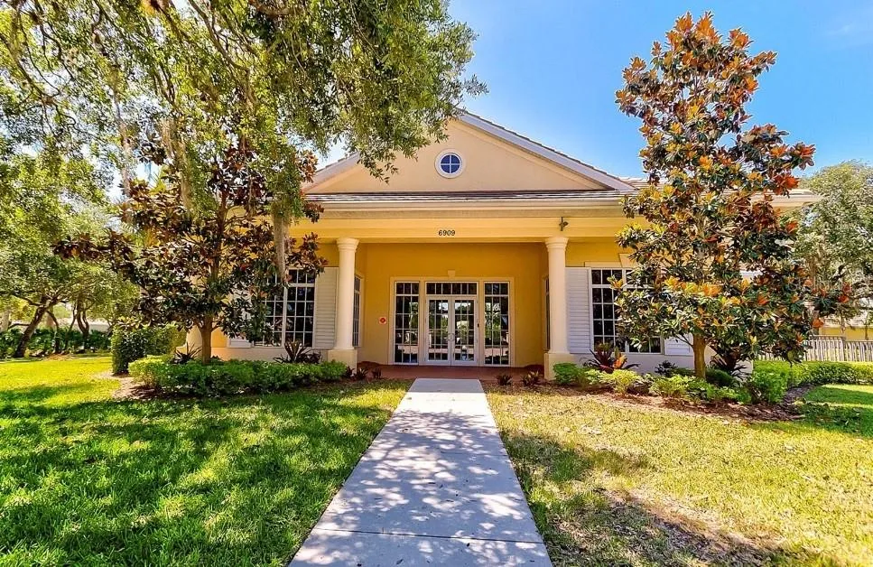 6199 GRAND CYPRESS BOULEVARD North Port, FL 34287