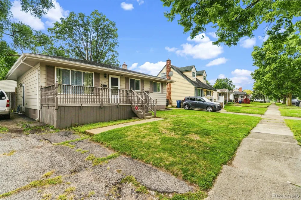 3202 McClure Avenue Flint City, MI 48506