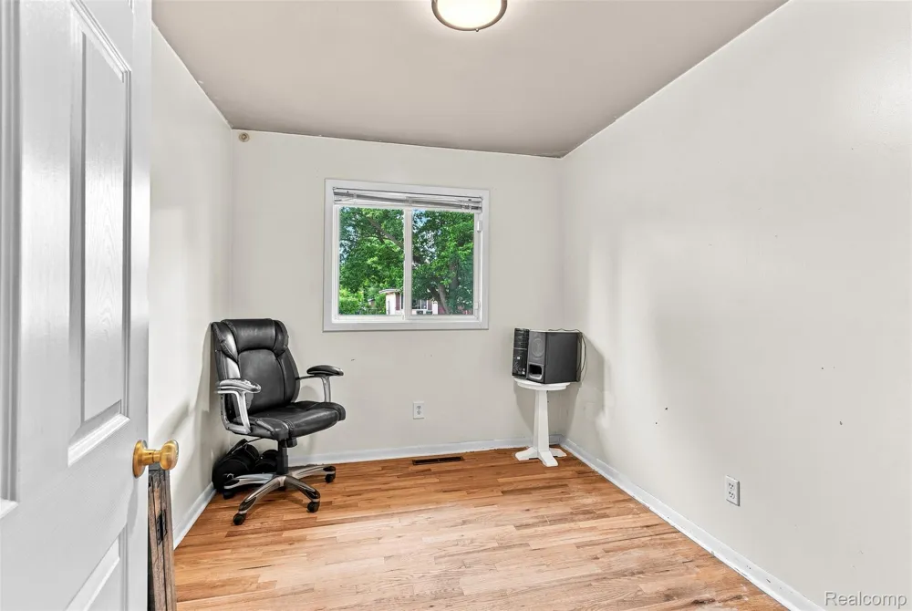 3202 McClure Avenue Flint City, MI 48506