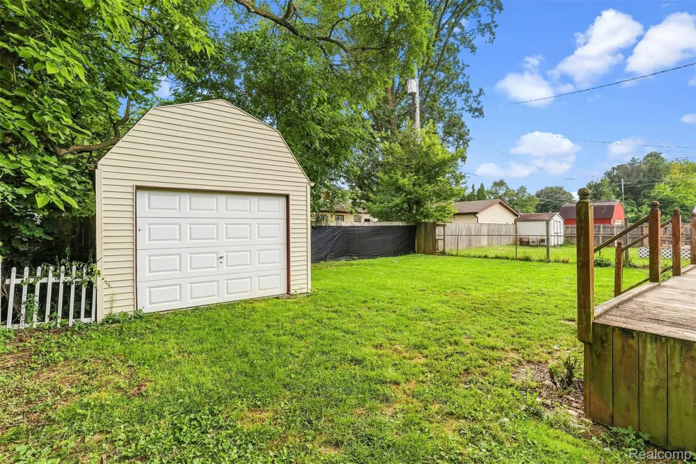 3202 McClure Avenue Flint City, MI 48506