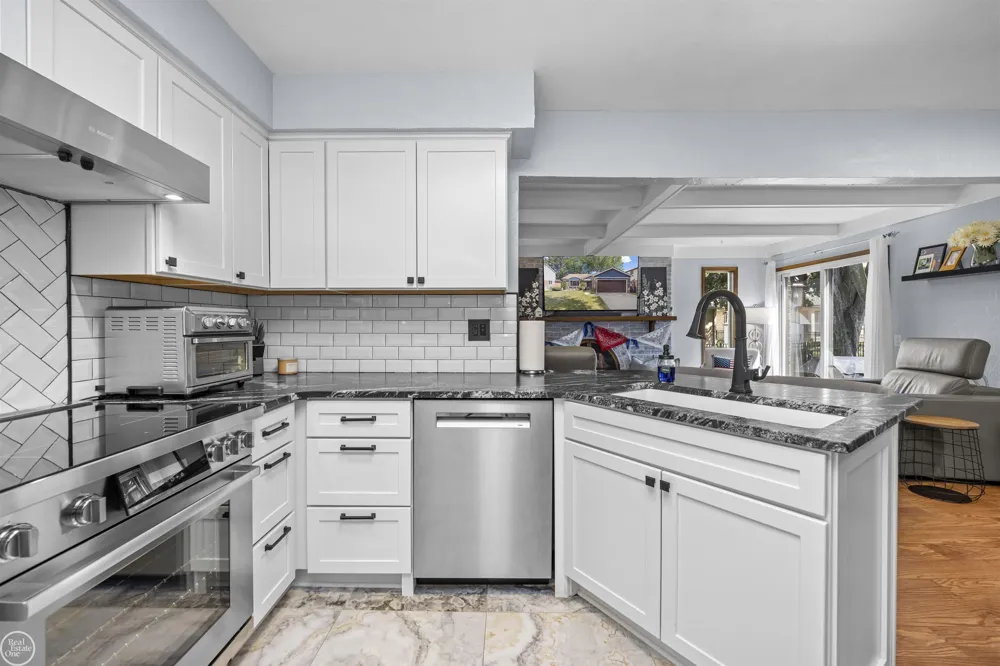 40142 Capitol Drive Sterling Heights City, MI 48313