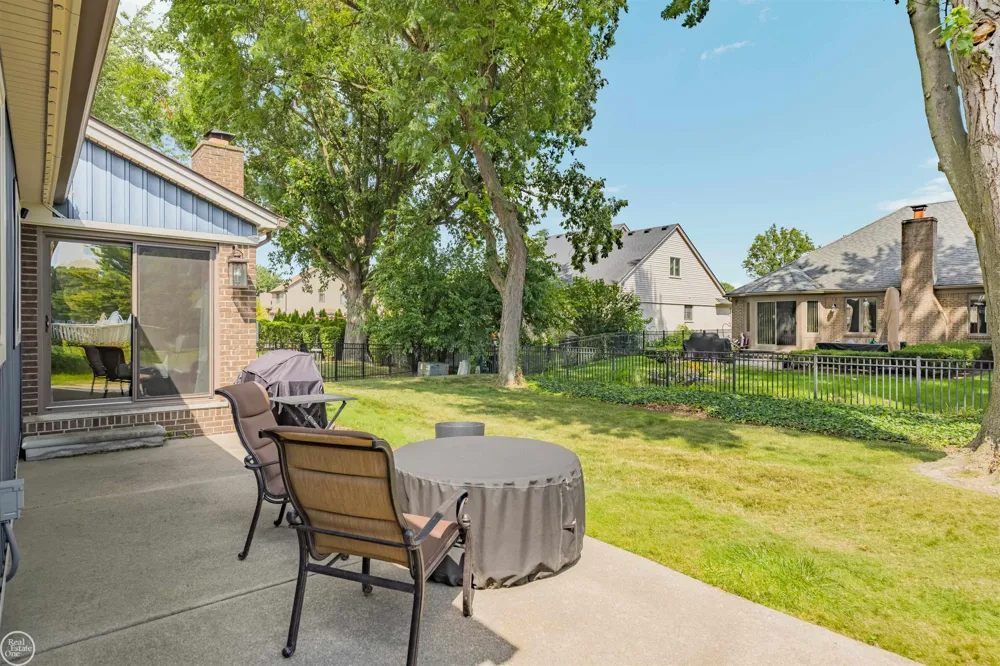40142 Capitol Drive Sterling Heights City, MI 48313