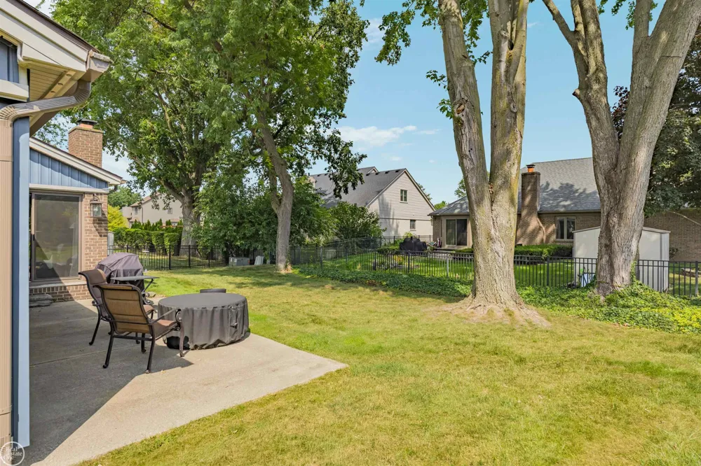 40142 Capitol Drive Sterling Heights City, MI 48313