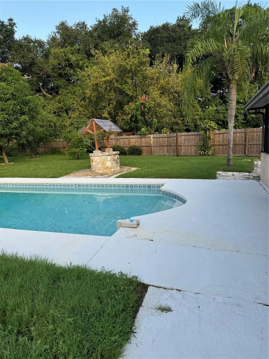 5608 GATEWAY DRIVE Tampa, FL 33615