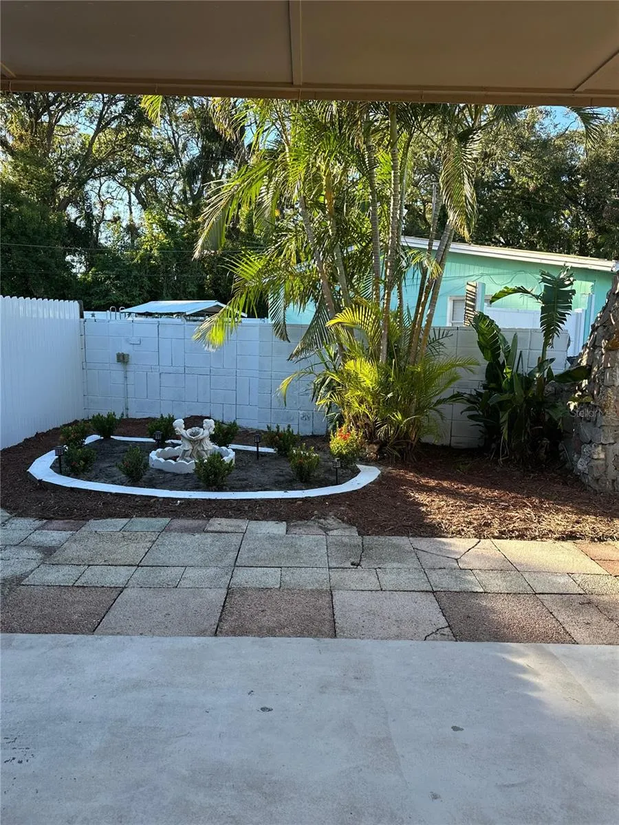 5608 GATEWAY DRIVE Tampa, FL 33615