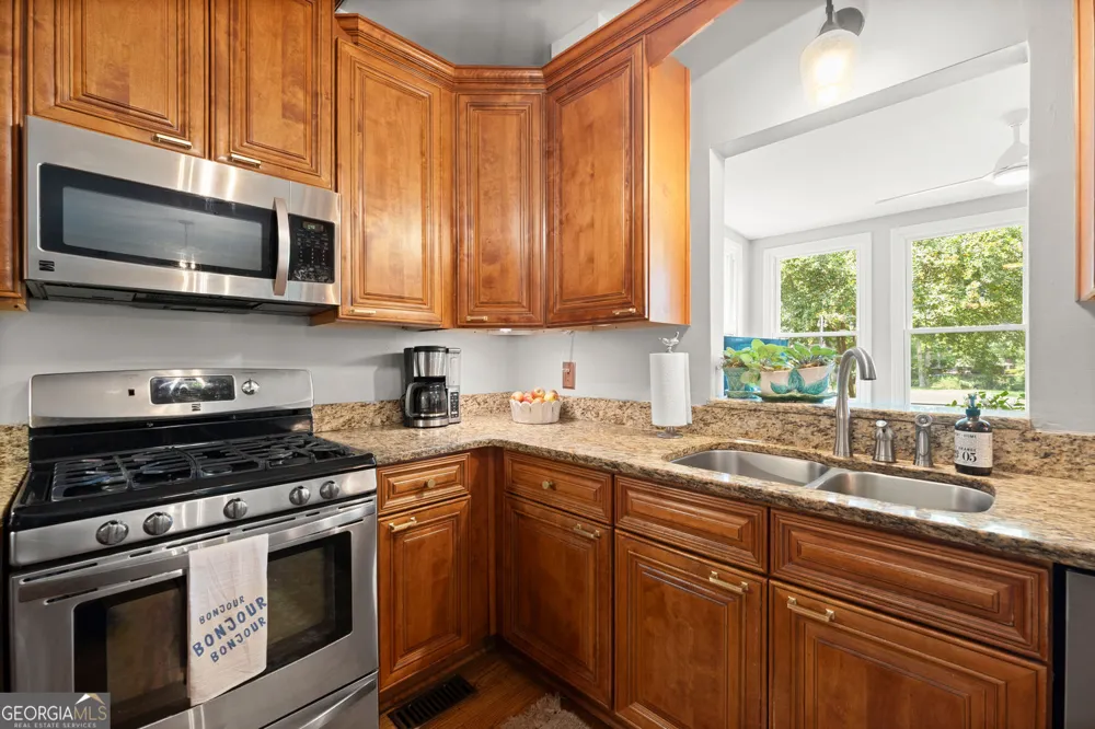 255 Tenth Fairway Roswell, GA 30076