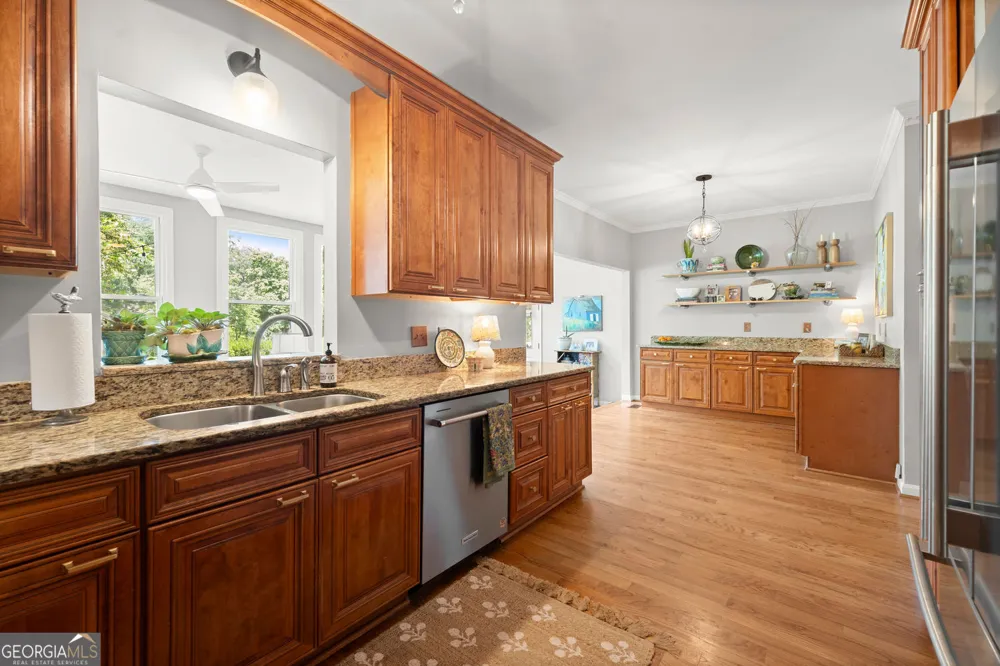 255 Tenth Fairway Roswell, GA 30076