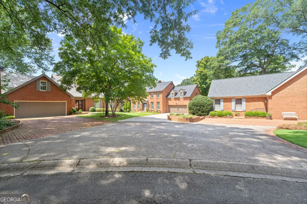 255 Tenth Fairway Roswell, GA 30076