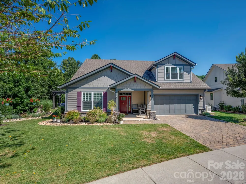 217 Hogans View Circle Hendersonville, NC 28739