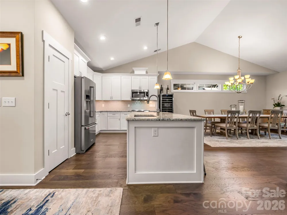 217 Hogans View Circle Hendersonville, NC 28739