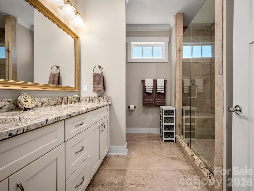 217 Hogans View Circle Hendersonville, NC 28739