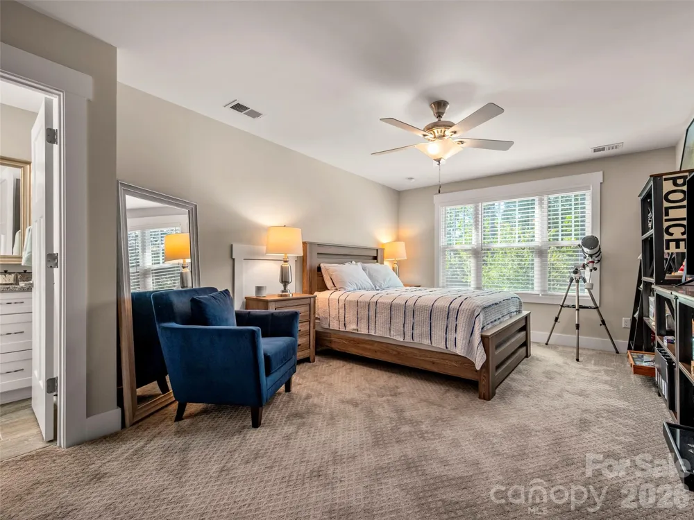 217 Hogans View Circle Hendersonville, NC 28739