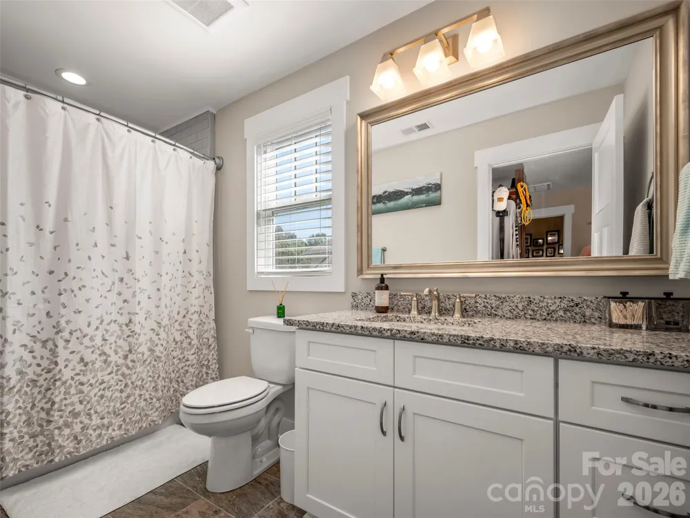 217 Hogans View Circle Hendersonville, NC 28739
