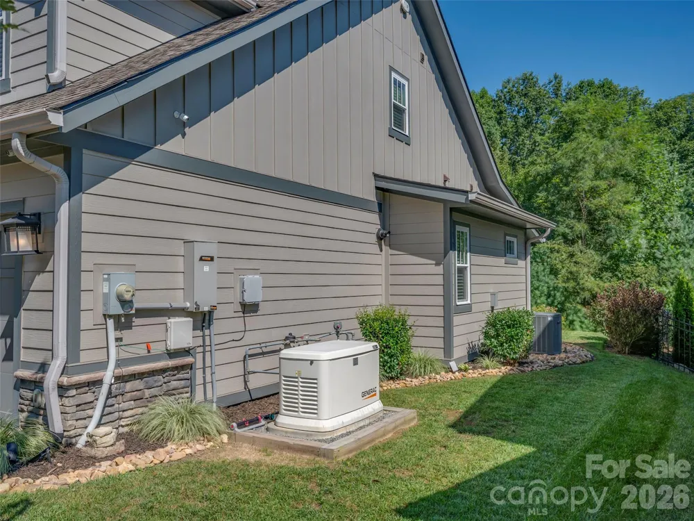 217 Hogans View Circle Hendersonville, NC 28739