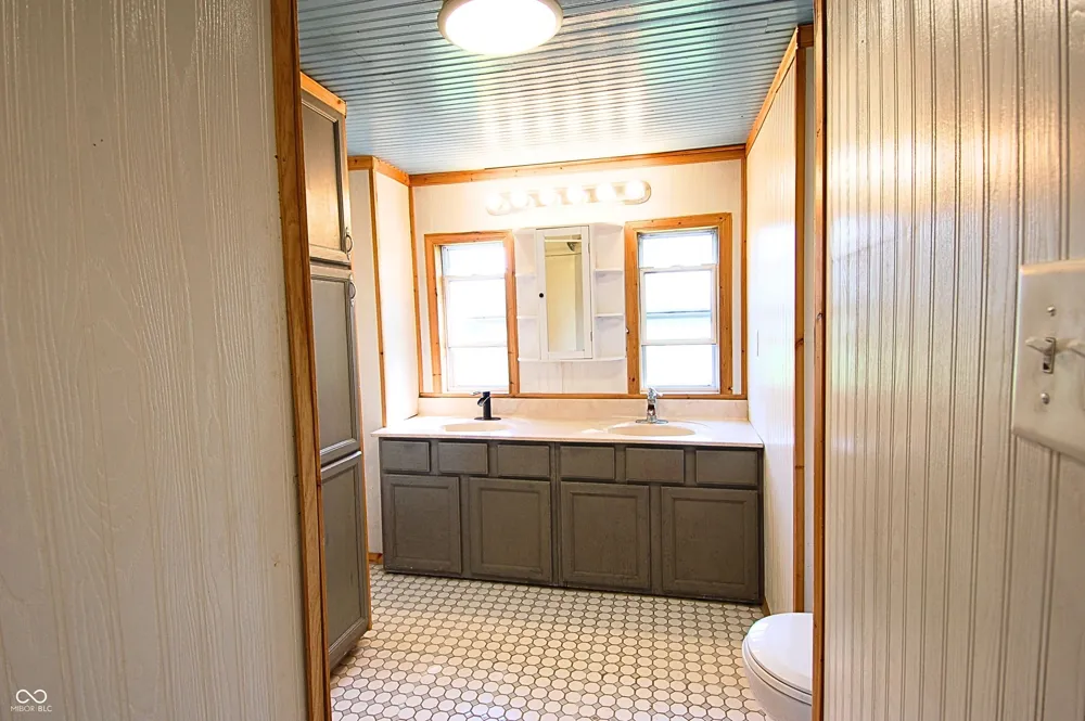 22 E State Road 38 Sheridan, IN 46069