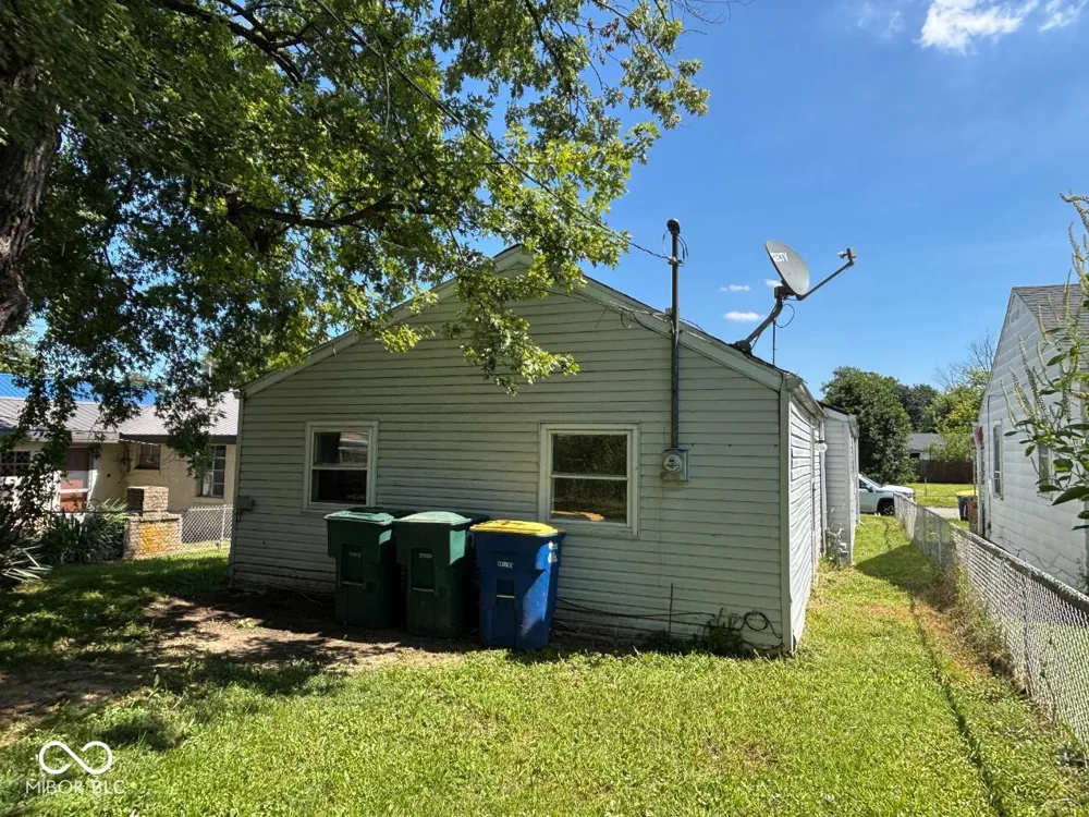 2203 S Biltmore Avenue Muncie, IN 47302
