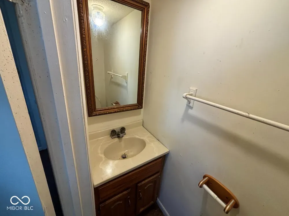2203 S Biltmore Avenue Muncie, IN 47302
