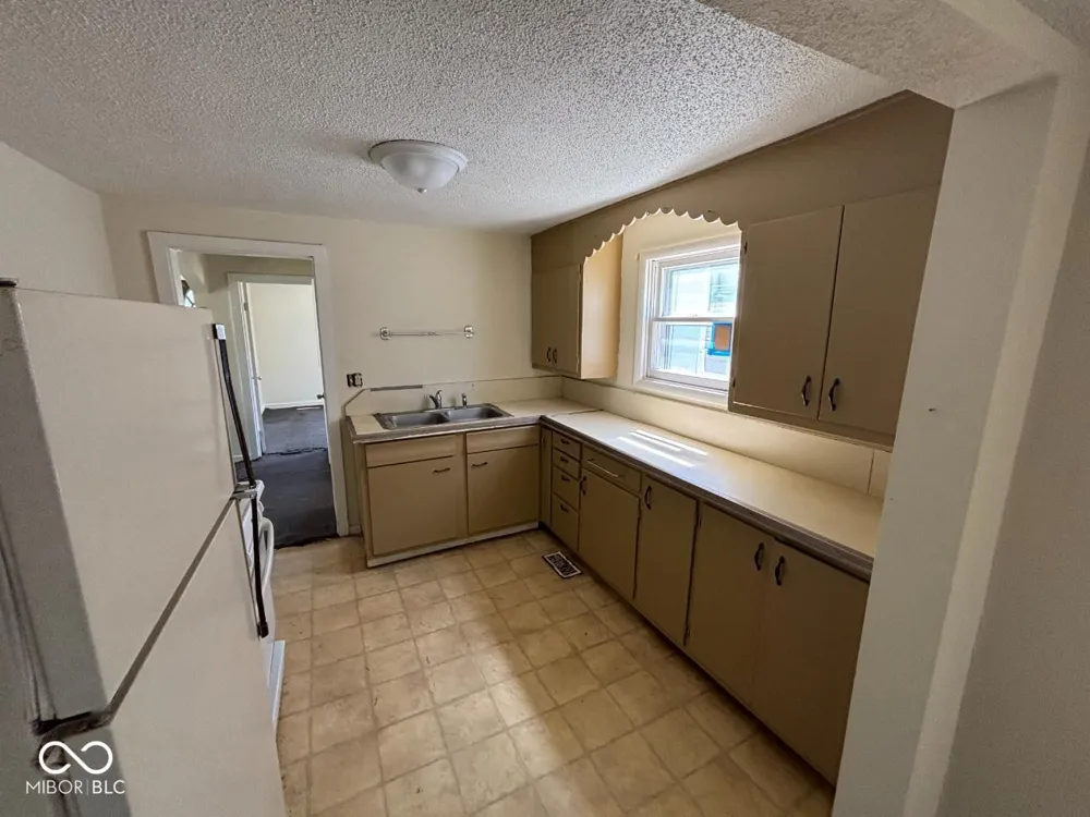 2203 S Biltmore Avenue Muncie, IN 47302