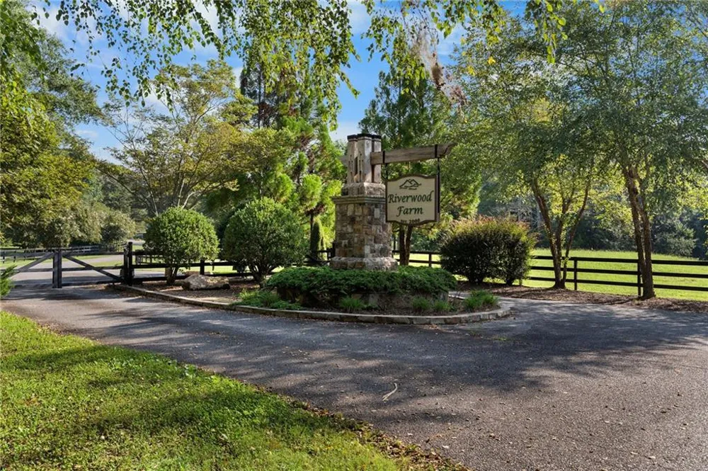 75 Rivercreek Crossing Kingston, GA 30145