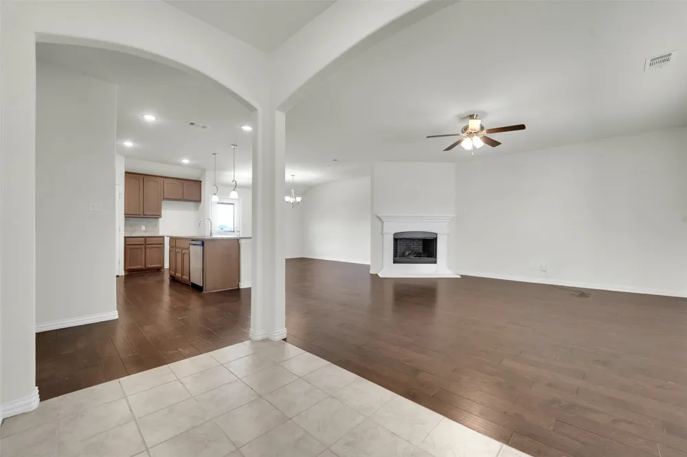6335 Brookcrest Godley, TX 76044