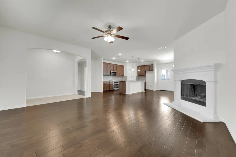 6335 Brookcrest Godley, TX 76044