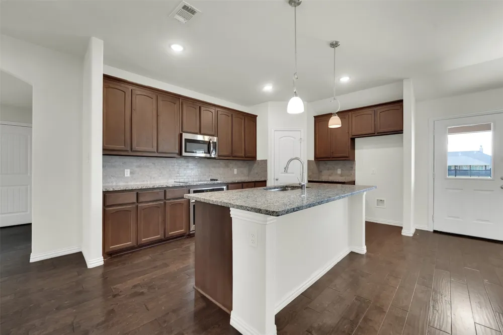 6335 Brookcrest Godley, TX 76044