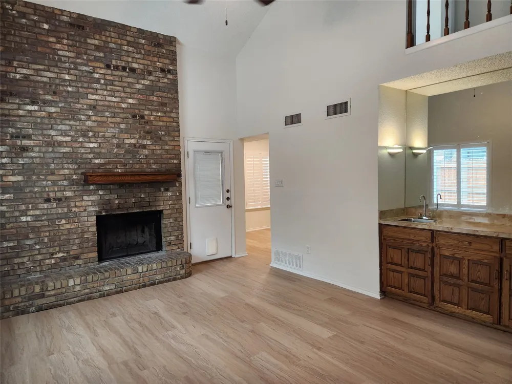 1425 Palmnold Circle W Fort Worth, TX 76120