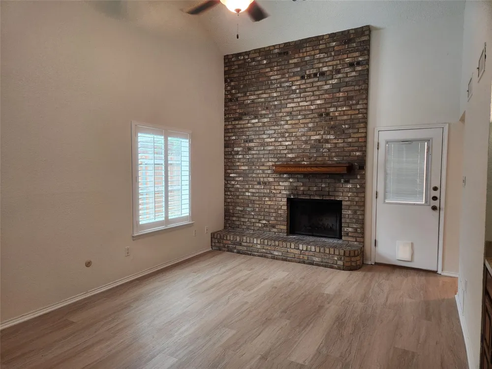 1425 Palmnold Circle W Fort Worth, TX 76120