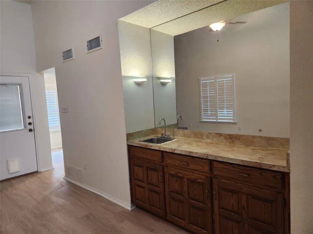 1425 Palmnold Circle W Fort Worth, TX 76120