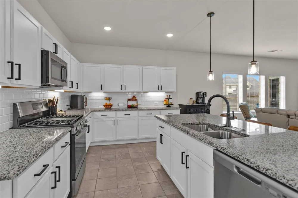 30408 Crystal Stream Lane Magnolia, TX 77355