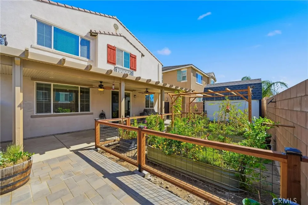 16189 Orchard Street Fontana, CA 92336