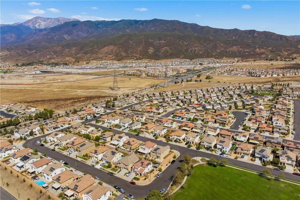 16189 Orchard Street Fontana, CA 92336