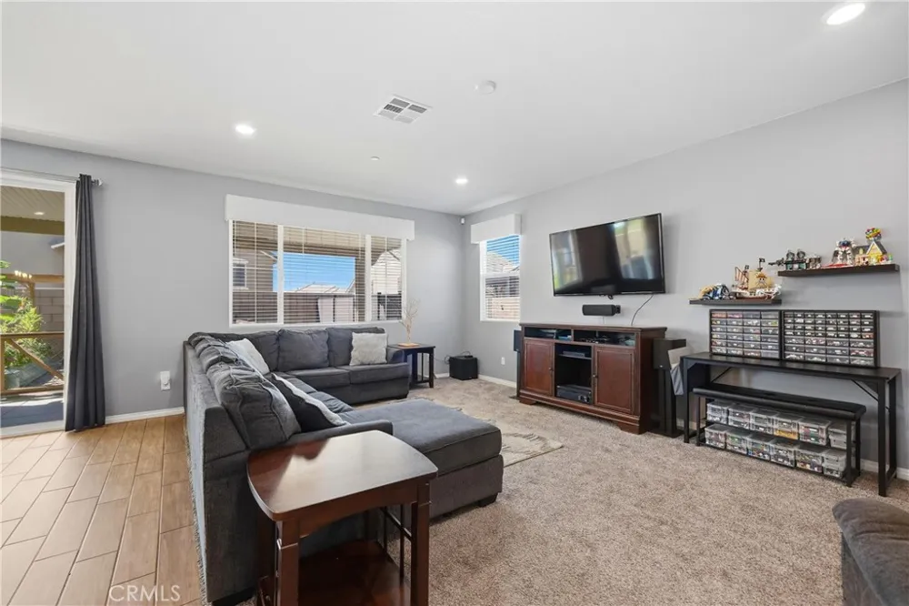 16189 Orchard Street Fontana, CA 92336