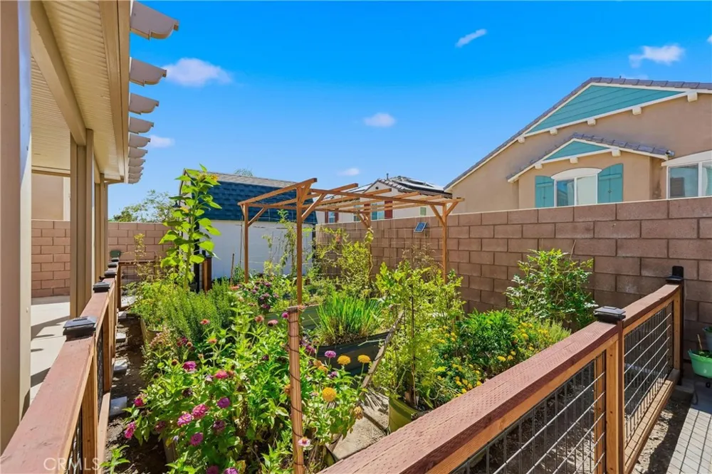 16189 Orchard Street Fontana, CA 92336