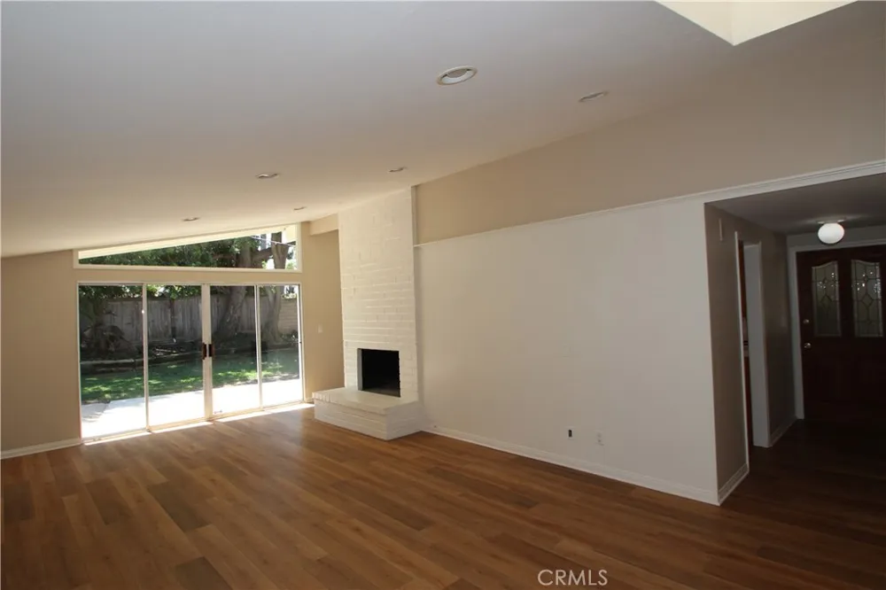 263 Hanover Drive Costa Mesa, CA 92626