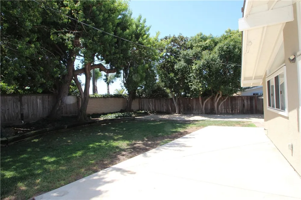 263 Hanover Drive Costa Mesa, CA 92626