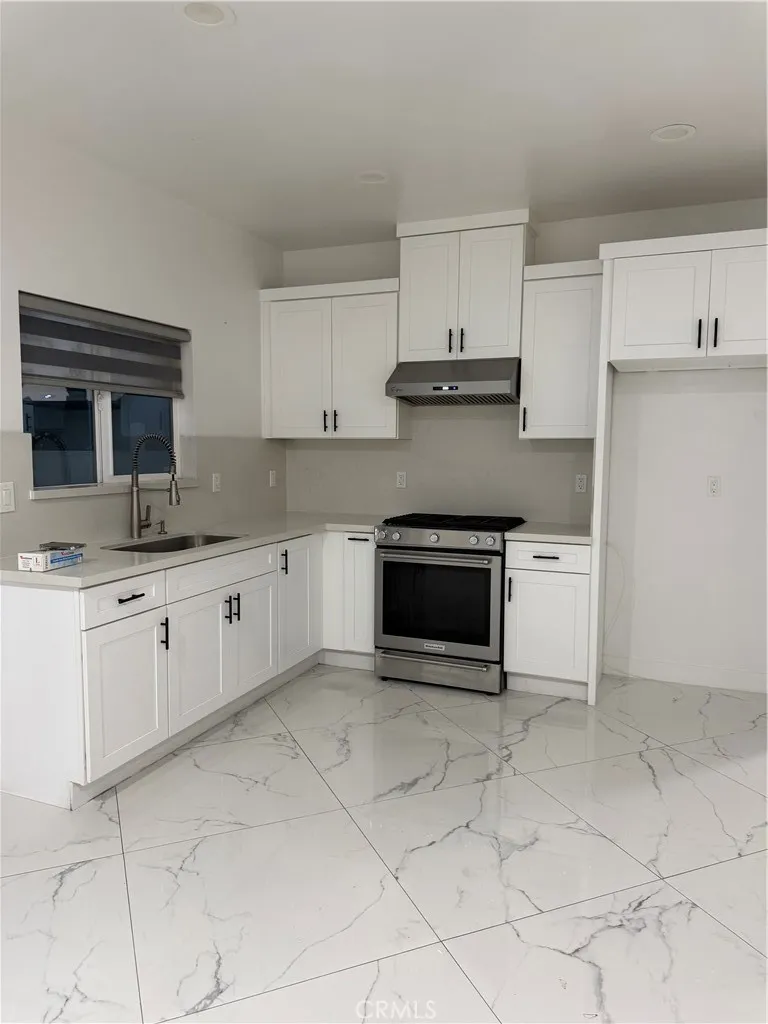 5678 OAK PL Westminster, CA 92683